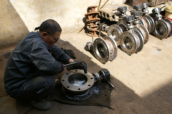 對(duì)夾蝶閥生產(chǎn)車間